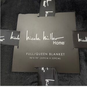 Nicole Miller Home Luxurious Black Blanket